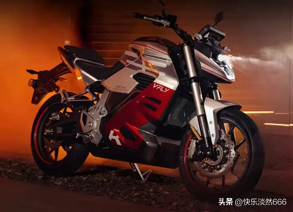 雅迪发布最新FD9电动摩托车-盛发交强险代缴
