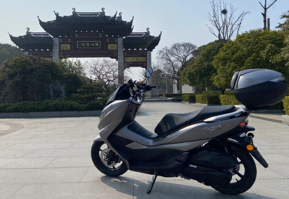 豪爵UHR150首骑报告出炉，近郊游爽歪歪-盛发交强险代缴